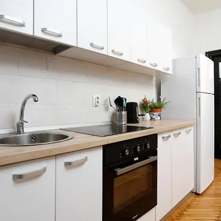 Lovely Apartment With 2 Bedrooms Bucureşti Exterior foto