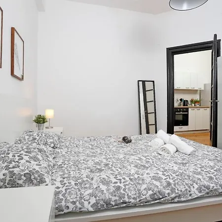 Lovely Apartment With 2 Bedrooms Bucureşti Exterior foto