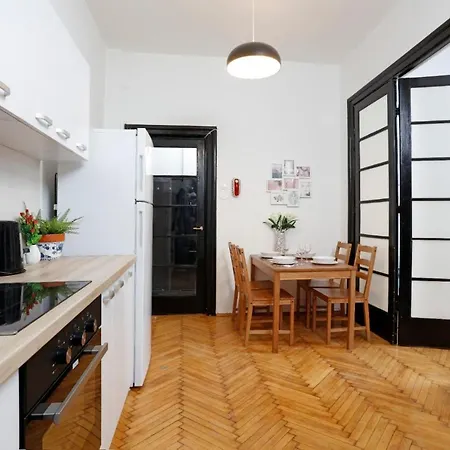Lovely Apartment With 2 Bedrooms Bucureşti Exterior foto
